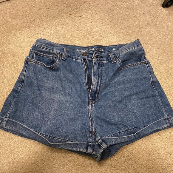 American Eagle Mom Short - Picture 1 of 4